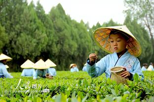 大马丁参与4次以射门告终的进攻，多于任何曼城球员